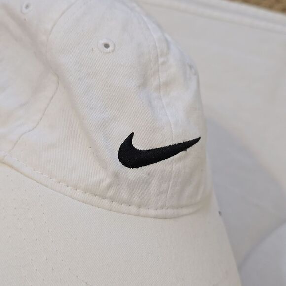 Bundle of 2 girls nike and tommy bahama caps - Picture 2 of 8